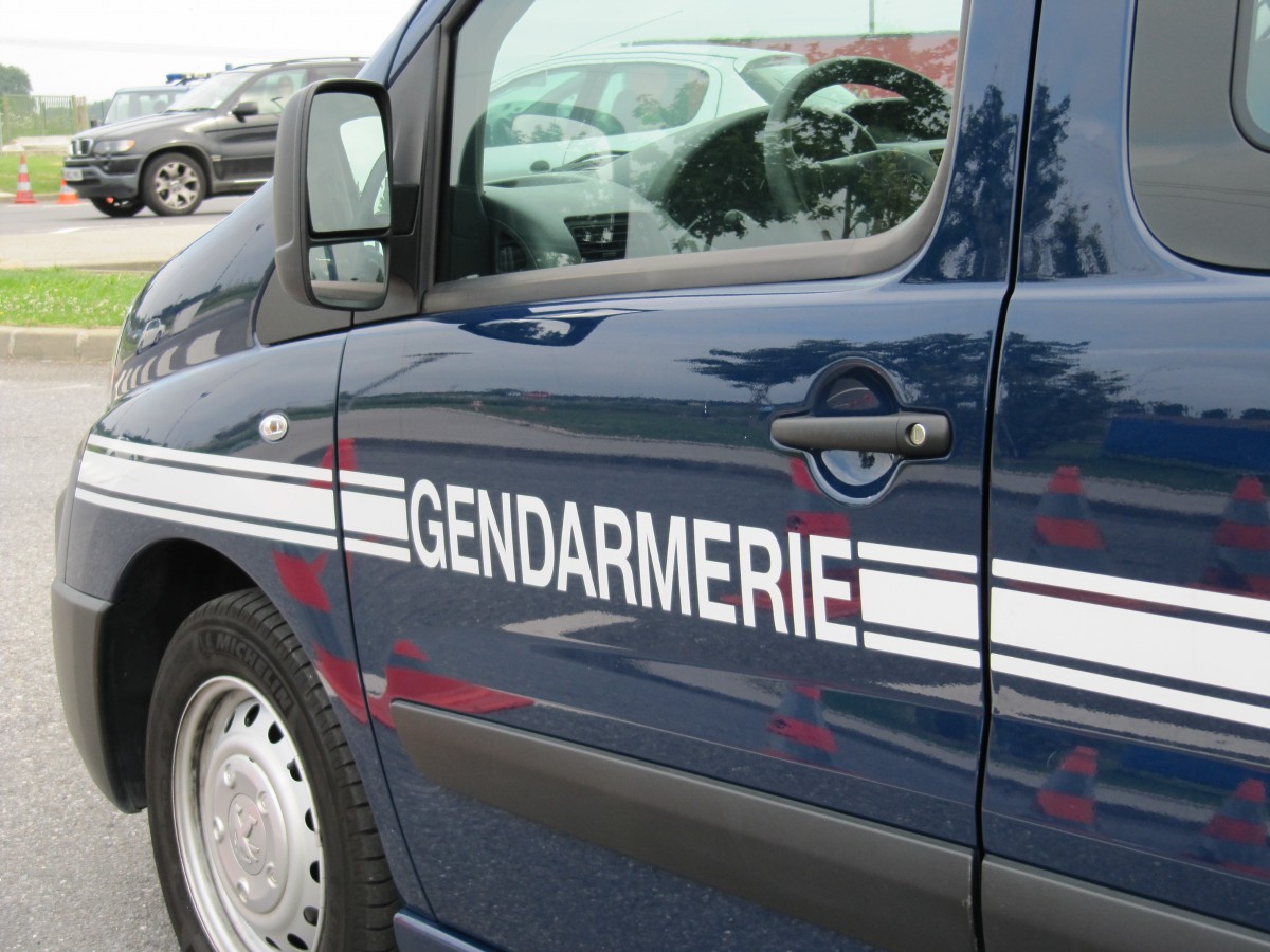Lisses : 15 migrants découverts dans un camion de transport - Le Républicain de l'Essonne