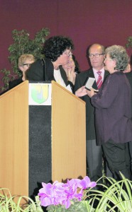 La médaille de la Ville a été remise à Mme Sanchez.