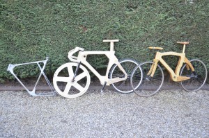 Après deux vélos en bois et un soudé, Louis projette d'en fabriquer un entièrement en bambou l'été prochain. © DR