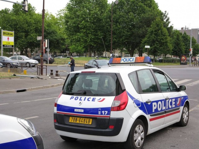 S3-2-cols-police-1