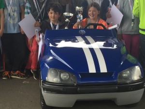 Pénélope et Antoine, les grands gagnants de l'école primaire d'Etiolles.