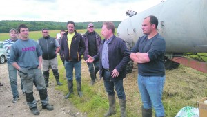 Le monde agricole réunit sur les terres de Christophe Lanneau, à la ferme des Messis de Chevannes.