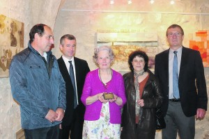 Gisèle Martin a reçu la Médaille d’or de l’Assemblée Nationale remise par le député Franck Marlin.