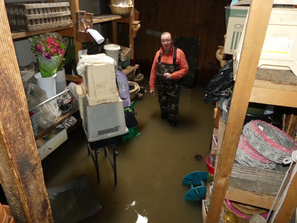 La cave de Claude Gruel en fond de magasin est remplie d'eau. ©S.N.