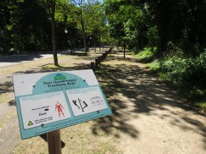Le parcours de santé se trouve dans l'écrin de verdure du Parc de Villeroy.