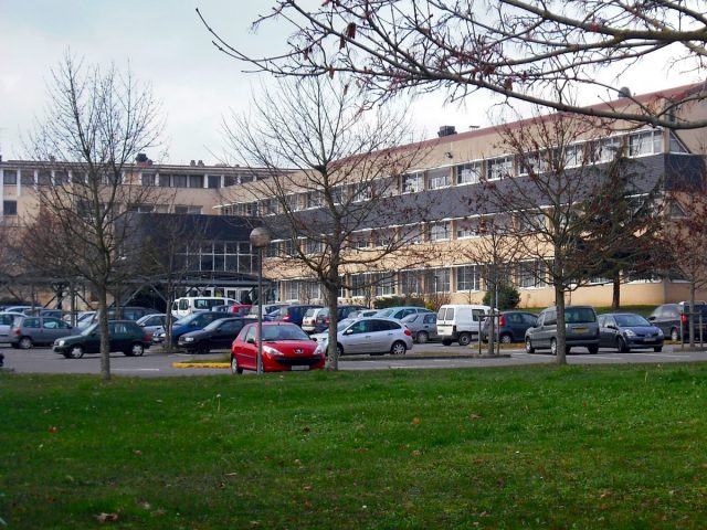 Lycée_Geoffroy-Saint-Hilaire