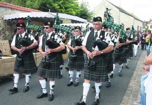 Les Pipers de l'Ecole de Cornemuse moignacoise.