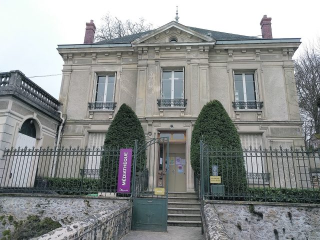 DOURDANbibliotheque2