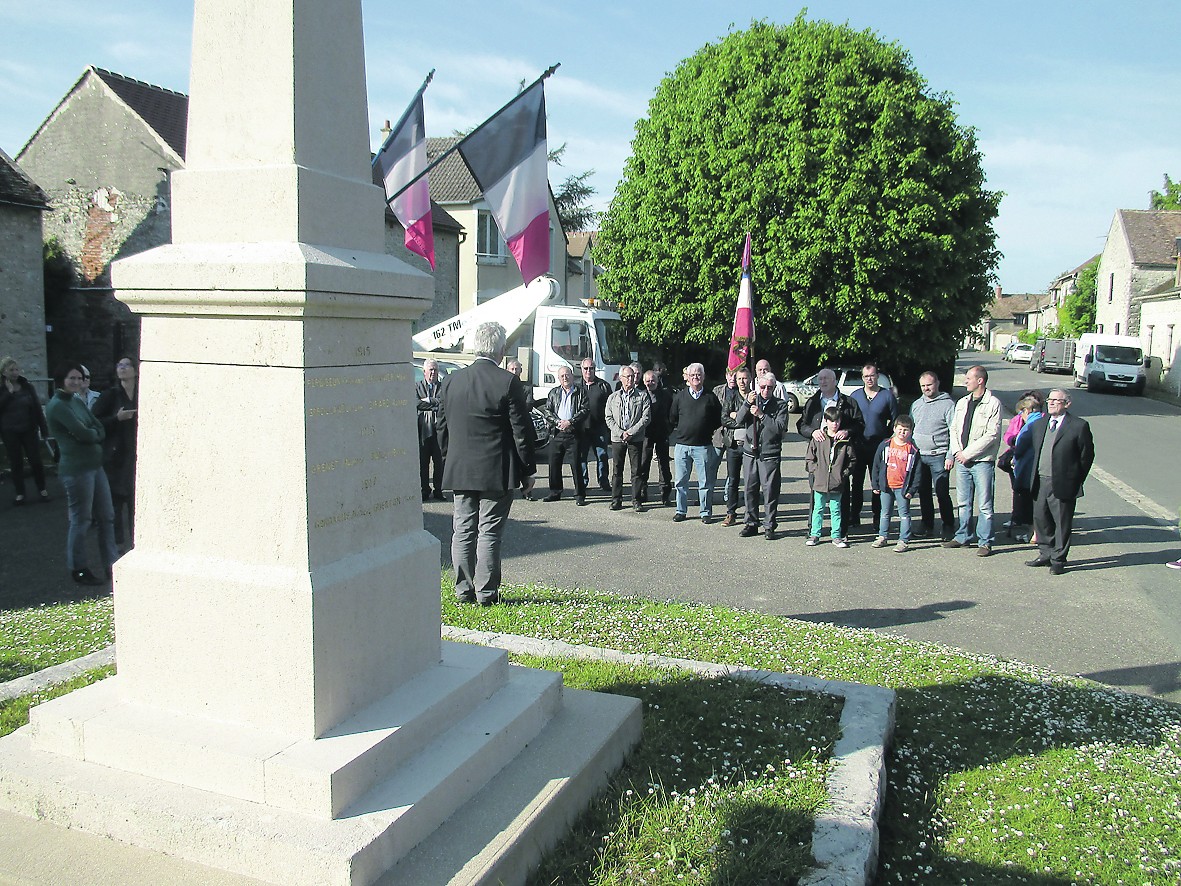 La Forêt-Sainte-Croix : hommage ému aux Poilus de 14-18 - Le Républicain de l'Essonne