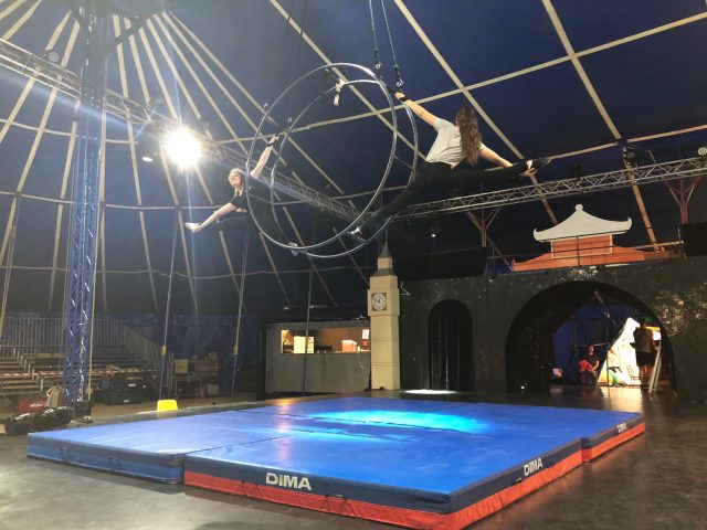 CIRQUE ETRECHY