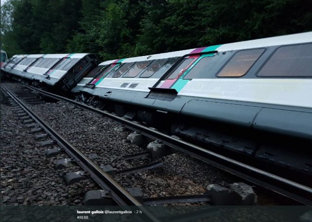 RER B déraillement