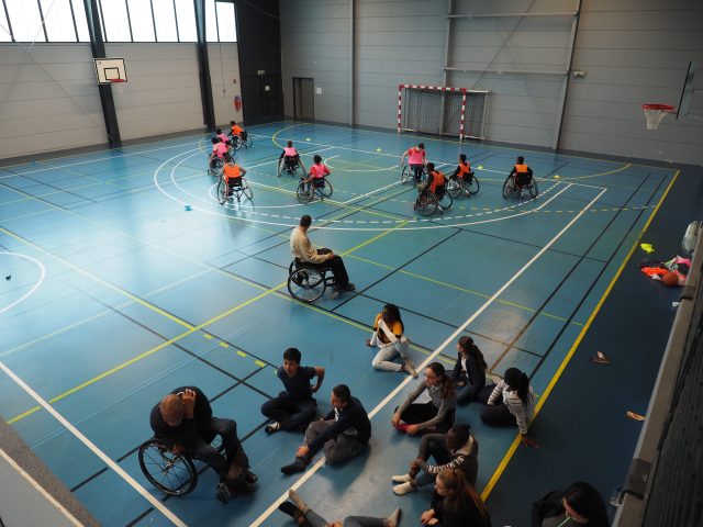 Forum de lutte contre les discriminations et les stéréotypes sensibilisation handisport égalité discrimination stéréotype collège Etampes