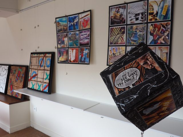 Oeuvres de Sab Will artiste britannique habitant Saint-Chéron depuis un an peinture photographie cube art exposition saint chéron éco musée