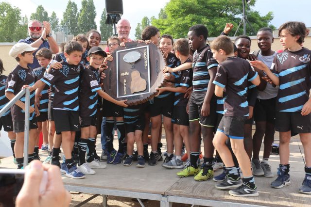 vainqueur-papa-allex-tournoir-rugby-sainte-genevieve-des-bois