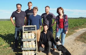 portrait emile et une graine champs quinoa lentilles agriculteurs