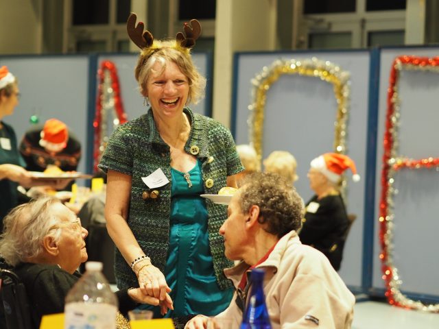 petits frères des pauvres repas Noël Itteville Vallée de l'Essonne