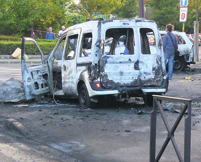 M13_Viry_voiture_policiers