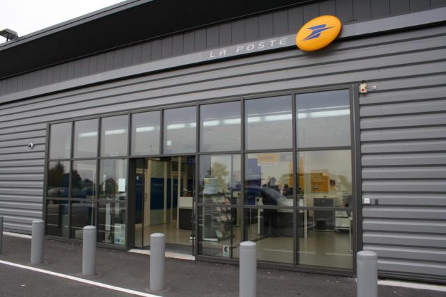 Angerville La Poste (photo Mairie d'Angerville).