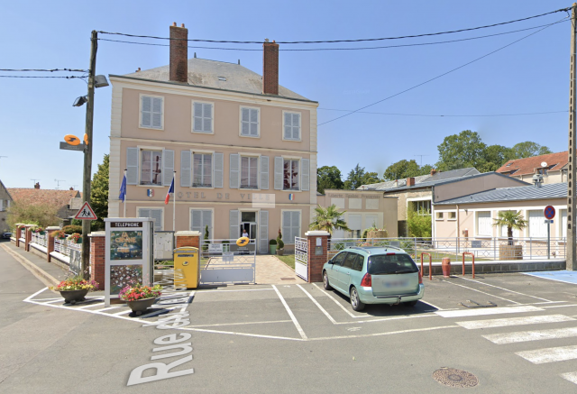 PUSSAY mairie