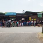 Retrouvez l’intégralité de notre dossier sur la sécurité à la base de loisirs dans l’édition du jeudi 13 août ou sur cafeyn.co :  Rappel des incidents du 31 juillet Les mesures fermes de la Région le lundi 3 août La venue des deux champions de boxe le jeudi 6 août Le samedi 8 août, l’île de loisirs affiche complet, les baigneurs sont sereins L’île d’Etampes, lieu d’expérimentation en termes de sécurité pour les autres bases régionales, la police confie ses besoins à la Région