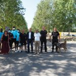 L’équipe de médiation et de sécurité accompagnés par des élus municipaux et les deux boxeurs venus jeudi 6 août.