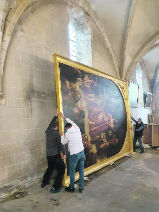 ETAMPESrestaurationcadreparunatlierdegironvillesuressonne cadre feuille d'or tableau christ église