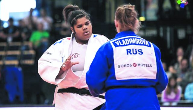 Judo Fontaine SGS garder le haut 2 col DR