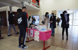 collecte boîtes de Noël lycée Geoffroy-Saint-Hilaire Etampes