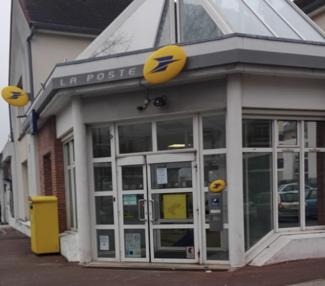 BALLANCOURTSURESSONNE la poste