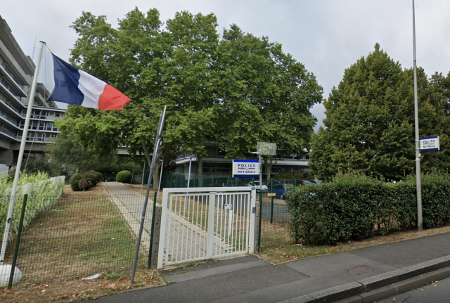 EVRY COURCOURONNES hotel de police
