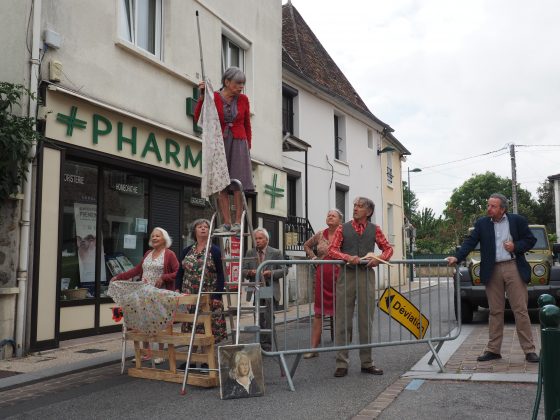 compagnie adhok spectacle art de la rue Breuillet marché plein-vent