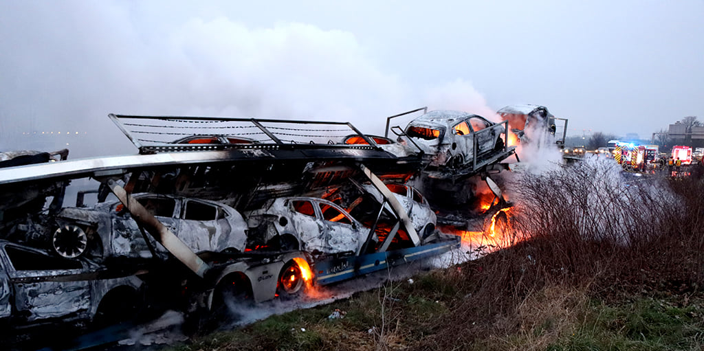 Le «mythique» camion des pompiers de l'Essonne est parti en fumée