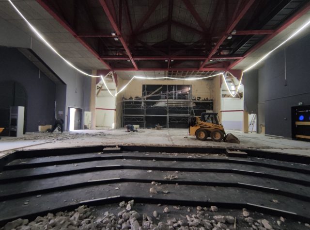 MENNECY travaux theatre