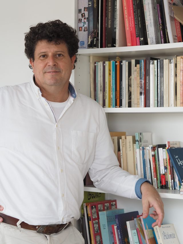 Gilles Cuche dans son bureau à Villabé.