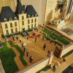 Les figurines Pixi & Cie de Tintin et le château de Moulinsart que l’on peut voir dans le tome Le secret de la Licorne.