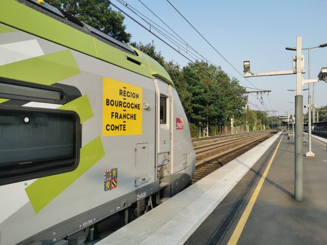 MF_Montgeron_TrainArretéEnGare