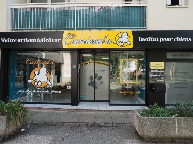 Le salon est dans la résidence à côté de l'Intermarché de Saint-Germain-lès-Arpajon.