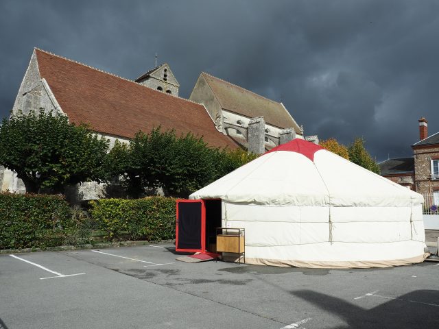 La Yourte en voyage à Authon-la-Plaine.