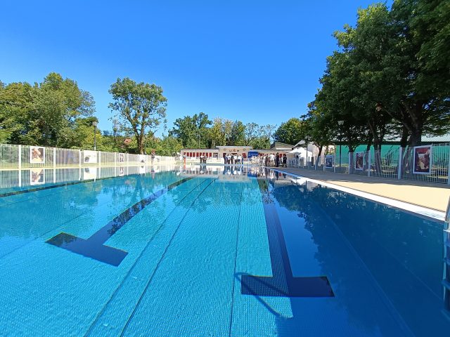 MEREVILLE piscine