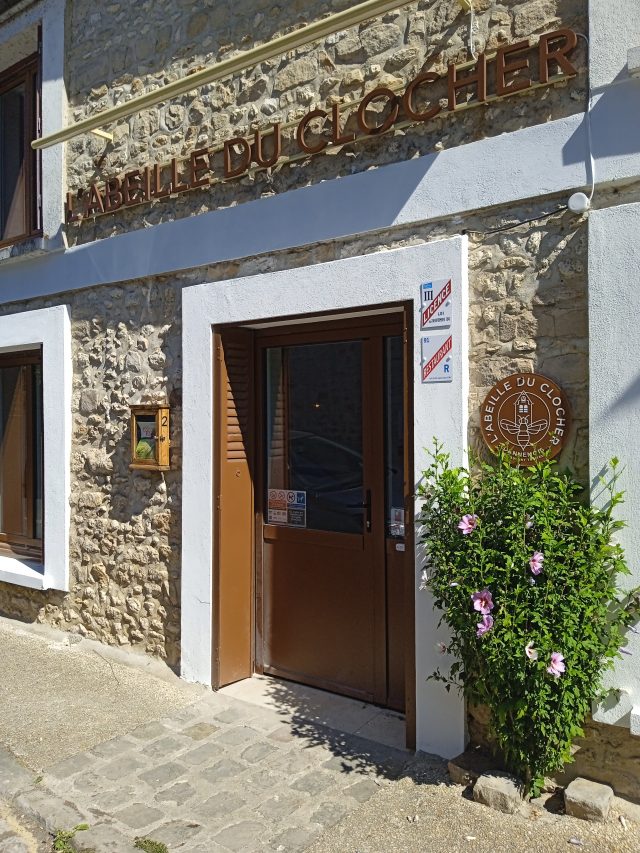 DANNEMOISmaitrerestaurateurabeille1