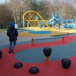L’aire dispose d’un parcours d’obstacles avec minuteur.